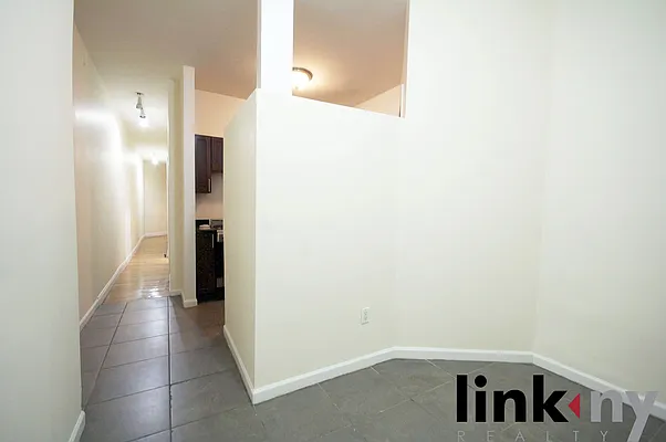 Rented by Link NY Realty | media 9