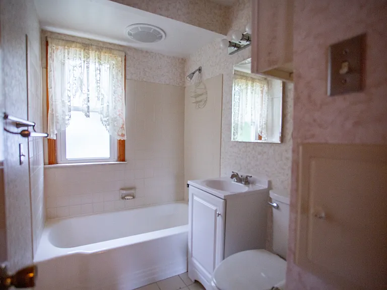 21170 Wilmore Ave — Photo 12
