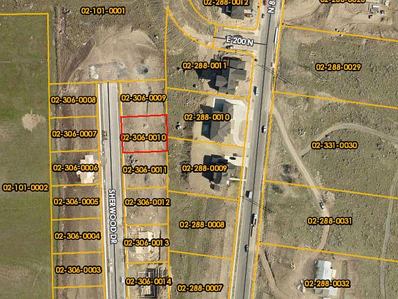 3rd image of 156 N Sherwood Dr #10