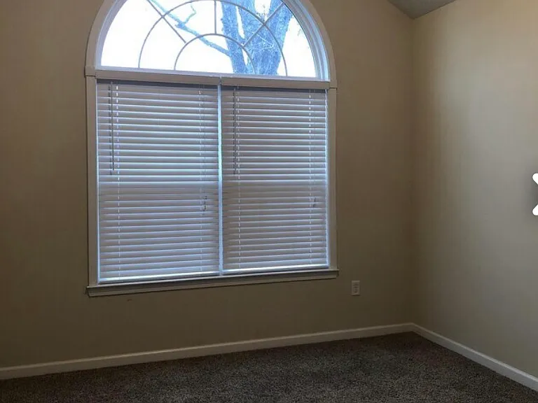 308 Teakwood Ct — Photo 3