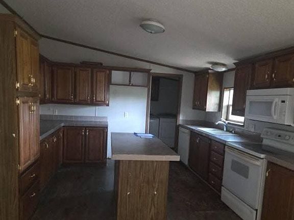 5th image of 22315 Granada Ln