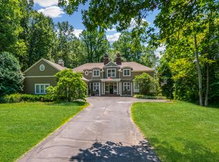 9668 Sherwood Dr, Saline, MI 48176