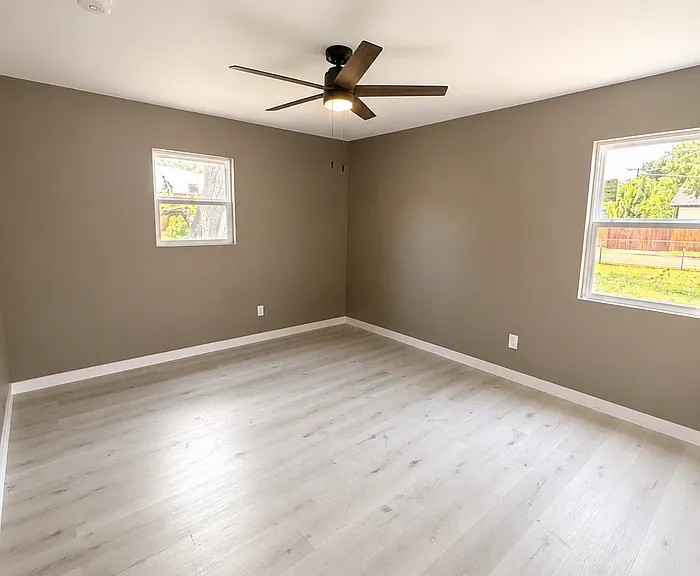 504 E Mason St — Photo 5