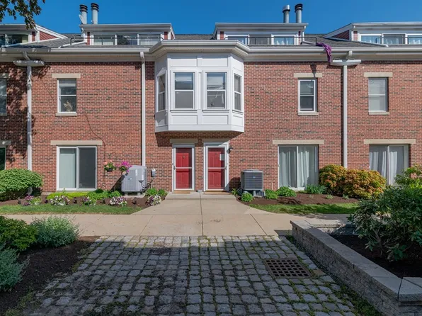 152 Quincy Shore Dr Unit 27, Quincy, MA 02171