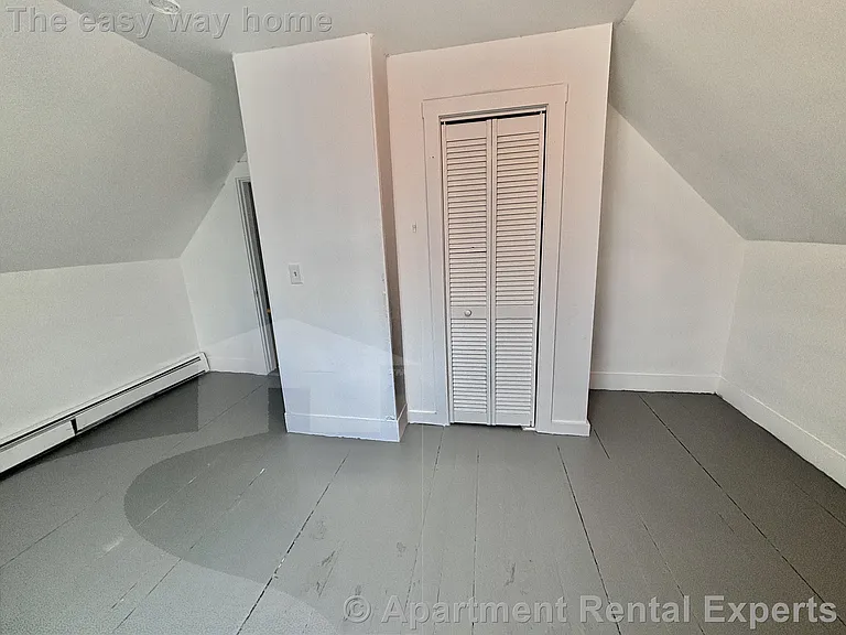 509 Medford St — Photo 5