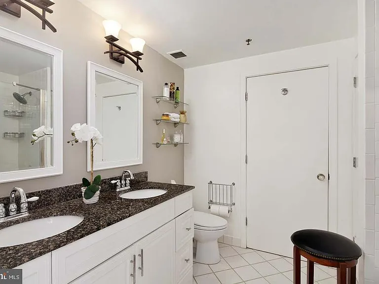 314 N 12th St #407 — Photo 8