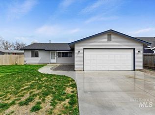 38 S Honey Dr, Nampa, ID 83687