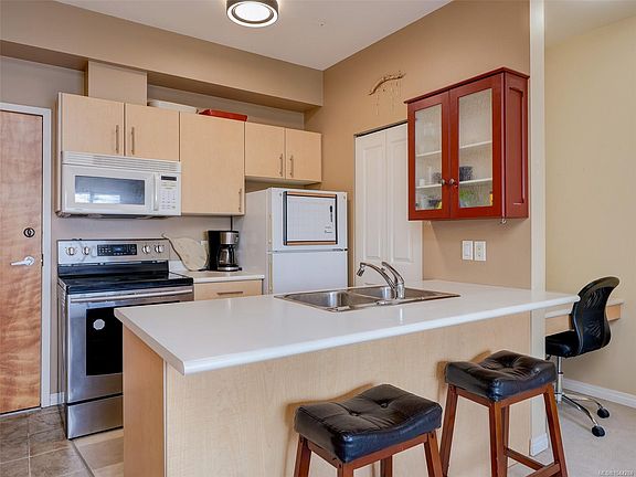 5th image of 1550 Church Ave #310