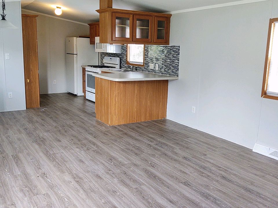 1st image of 42 Walnutwood Dr