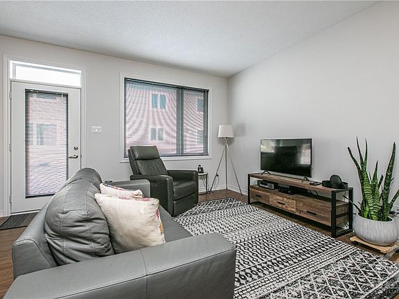 5th image of 28 Darvoy Mews St