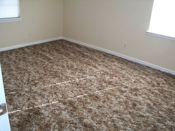 2nd image of 1108 Shady Ln