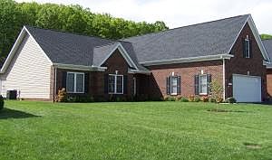 3rd image of 2613 Russlen Dr