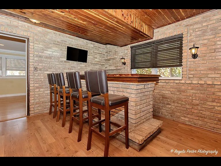 203 Springbrook Ct — Photo 22