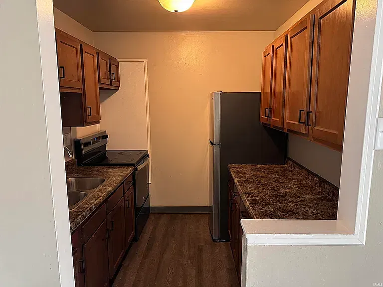 Fully Renovated 3BR Apartment in Elkhart, Move-In Ready! — Photo 4