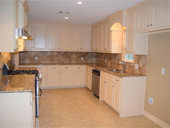 3rd image of 14927 Elmtex Dr