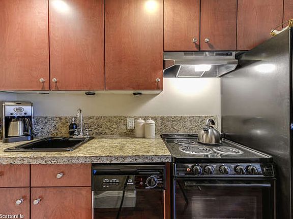 5th image of 1005 SW Park Ave Unit 803
