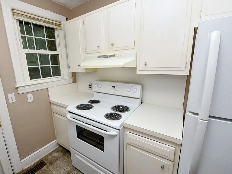 1330 Monterey Ave #1 — Photo 10