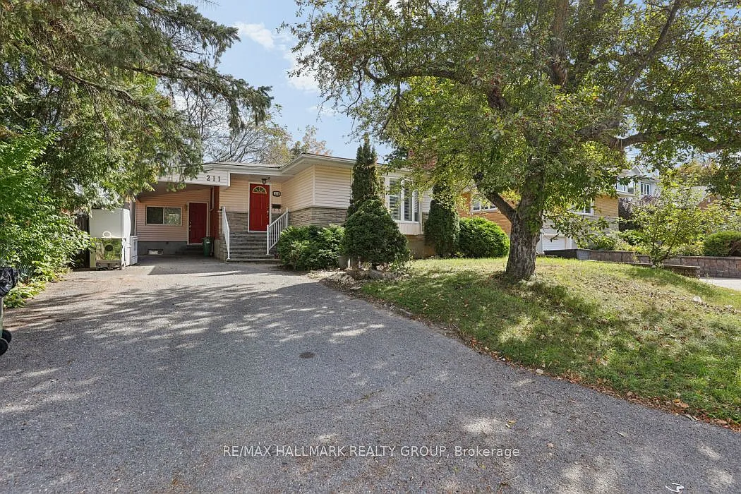 4 bed, $3,500 — Photo 1