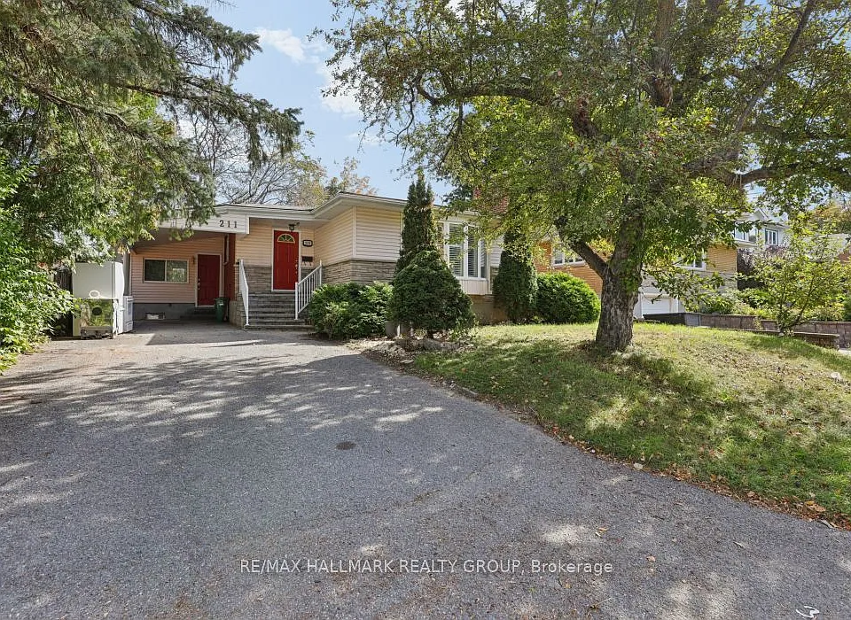 211 Harcourt Ave