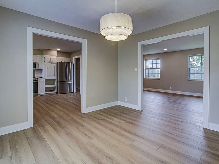 9521 Mobile Dr — Photo 17