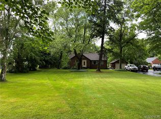 1721 Woodard Rd, Elma, NY 14059