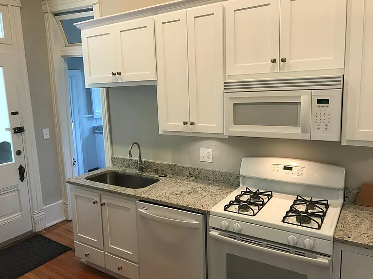 2119 Elliott Ave #3 — Photo 8