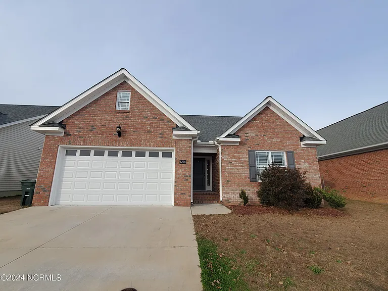 1208 Brighton Dr — Photo 1