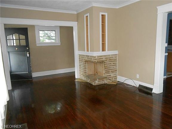 3rd image of 1331 Park Row