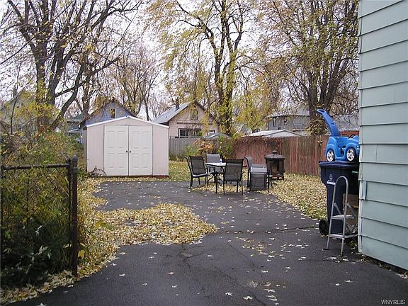 3rd image of 811 Tifft St