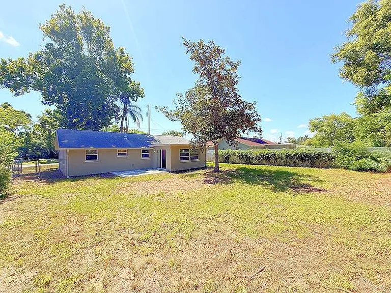 15839 Villa Dr — Photo 45
