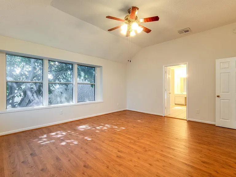 1907 Glen Eden Ct — Photo 34
