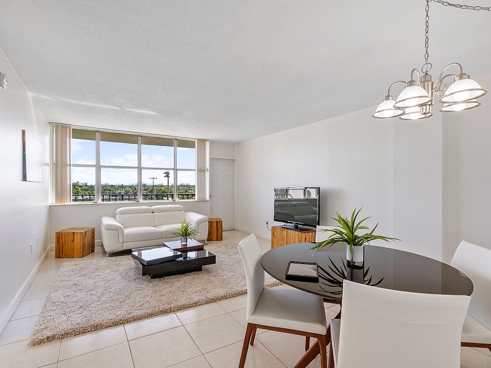 1 Bed 1.5 Bath Model Unit