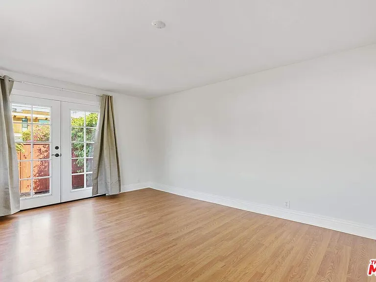 4058 Wade St — Photo 10