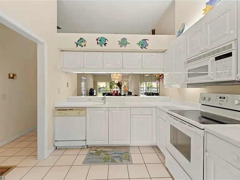 1615 Windy Pines Dr #10 — Photo 2
