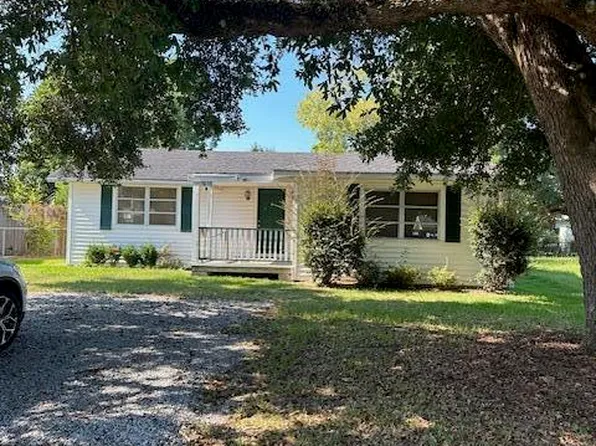 416 Demontluzin Ave, Bay Saint Louis, MS 39520