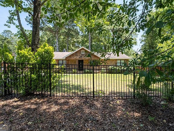 4th image of 1382 Cave Springs Rd