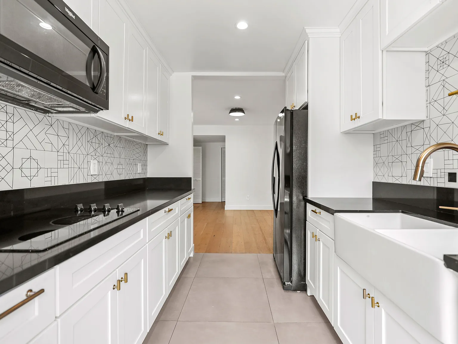 1480 S Canfield Ave — Photo 3