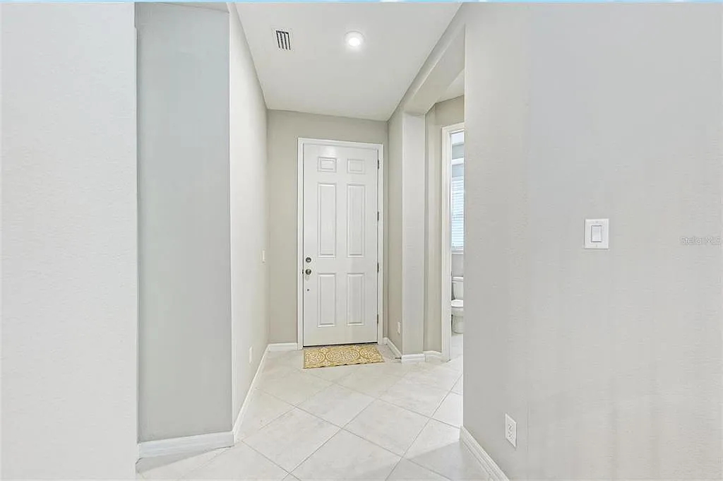 5 bed, 3.5 bath, 2480 sqft, $3,850 — Photo 3