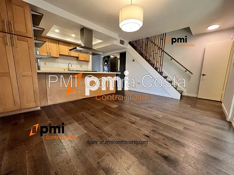 1930 Olmo Way — Photo 8