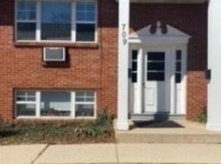 709 Maple Ave APT 21, Holland, MI 49423