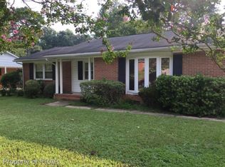 1906 Glenwick Dr, Fayetteville, NC 28304