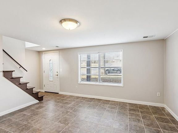 4th image of 5601 NE San Rafael Dr