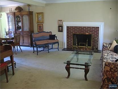 3rd image of 2 Gibson Pl #1X