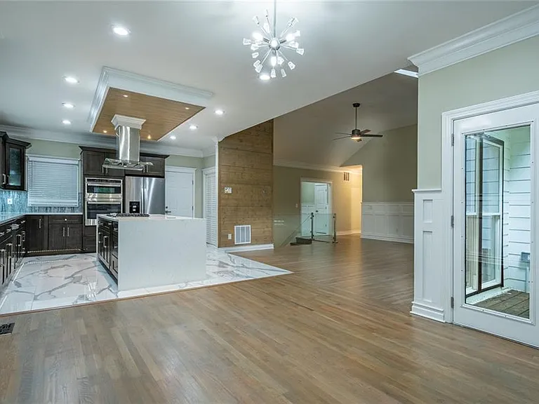 3924 Ashford Dunwoody Rd — Photo 13