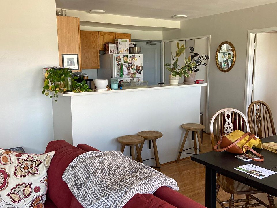 1st image of 3420 N Lake Shore Dr APT 12LM