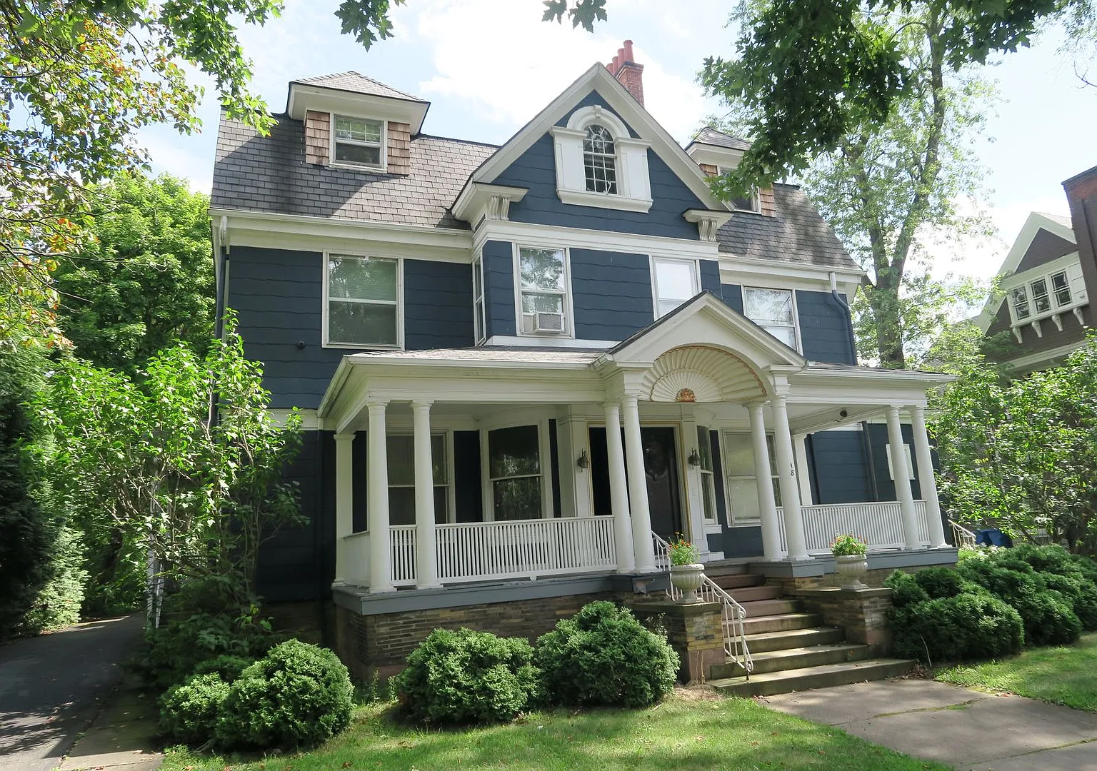 18 Portsmouth Terrace — Photo 1