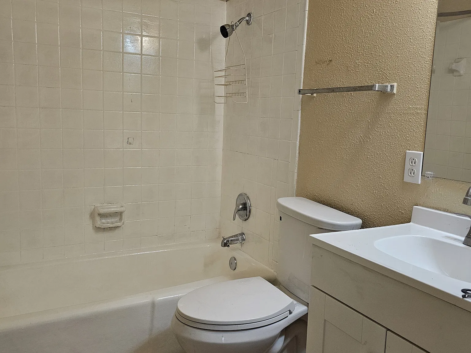 4 bed, 1491 sqft, $1,999 — Photo 4