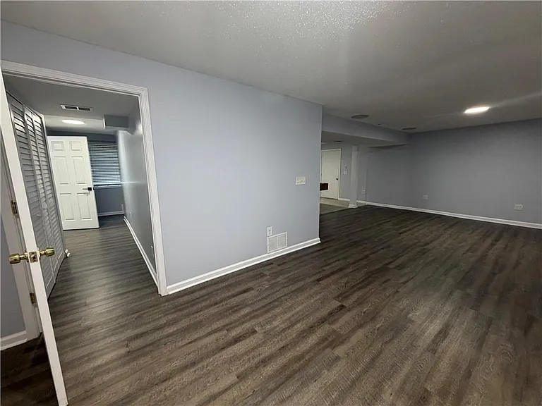 3336 Camelot Dr — Photo 41