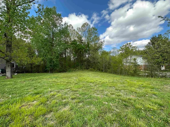 6900 W Crescent Dr, Chandler, IN 47610