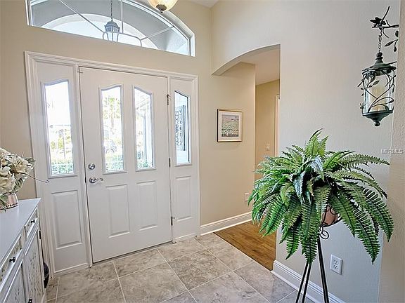 2nd image of 481 Ainsworth Cir